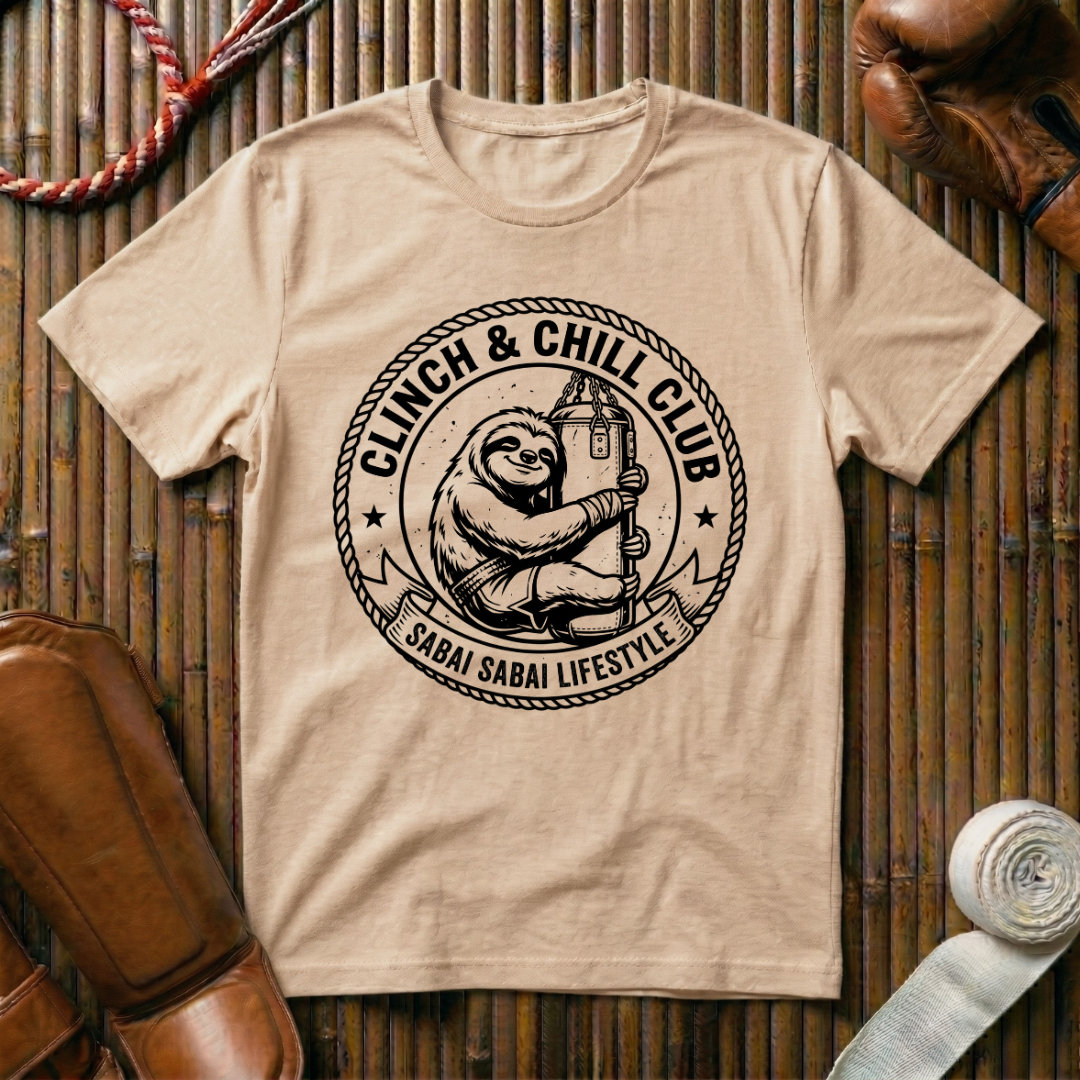 Clinch And Chill Club - T‑Shirt