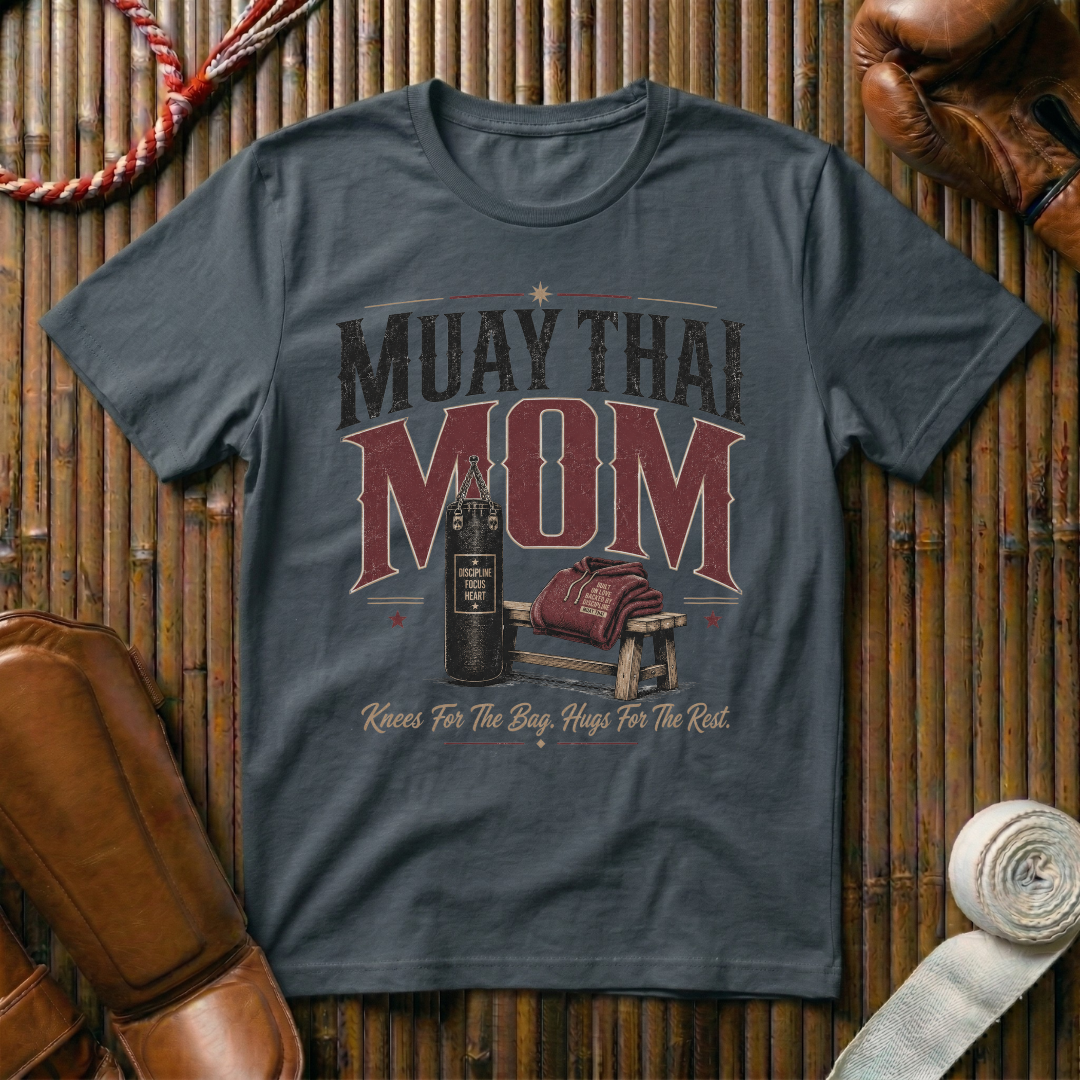 Muay Thai Mom - T‑Shirt