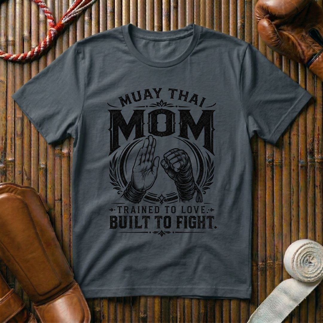 Muay Thai Mom - T‑Shirt
