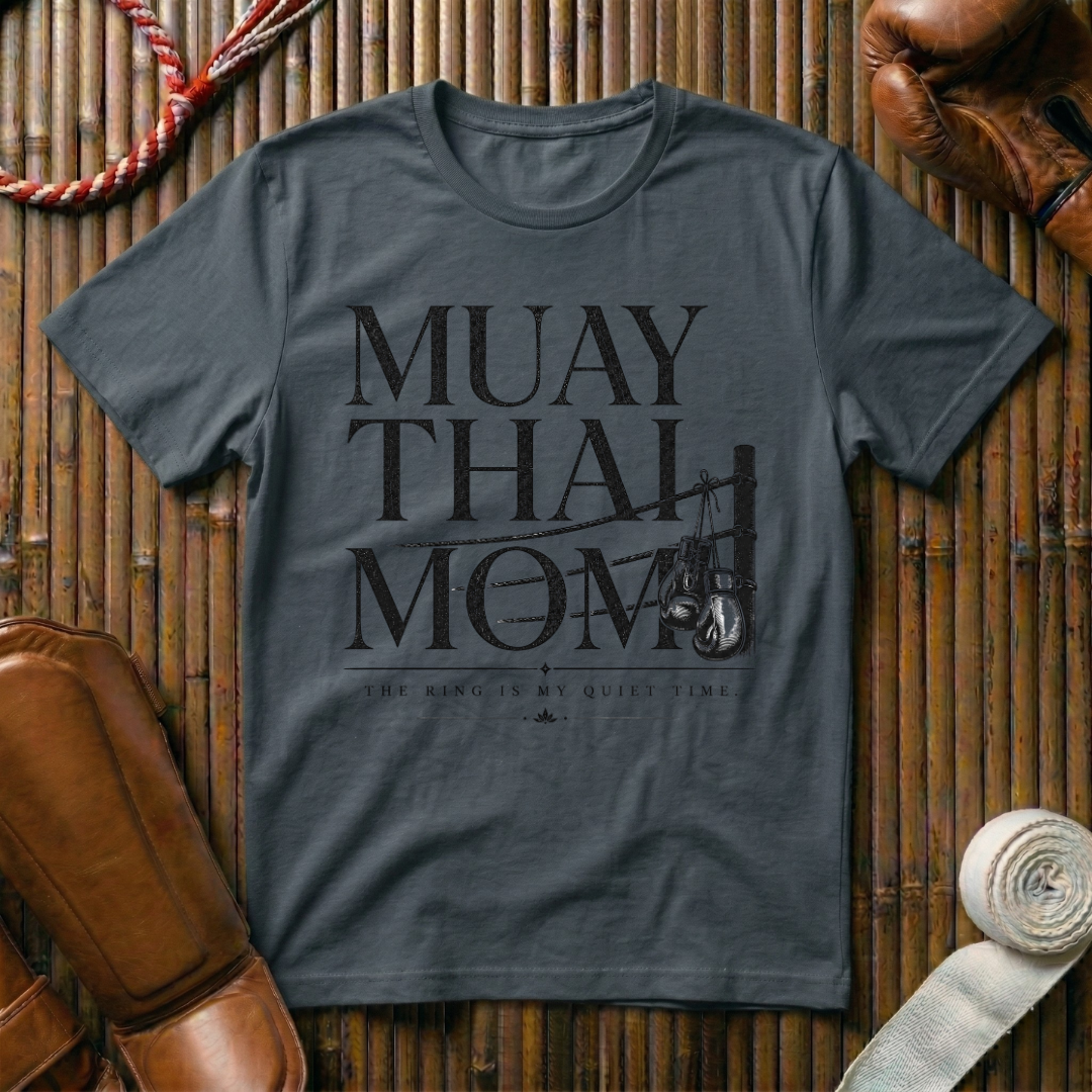 Muay Thai Mom - T‑Shirt