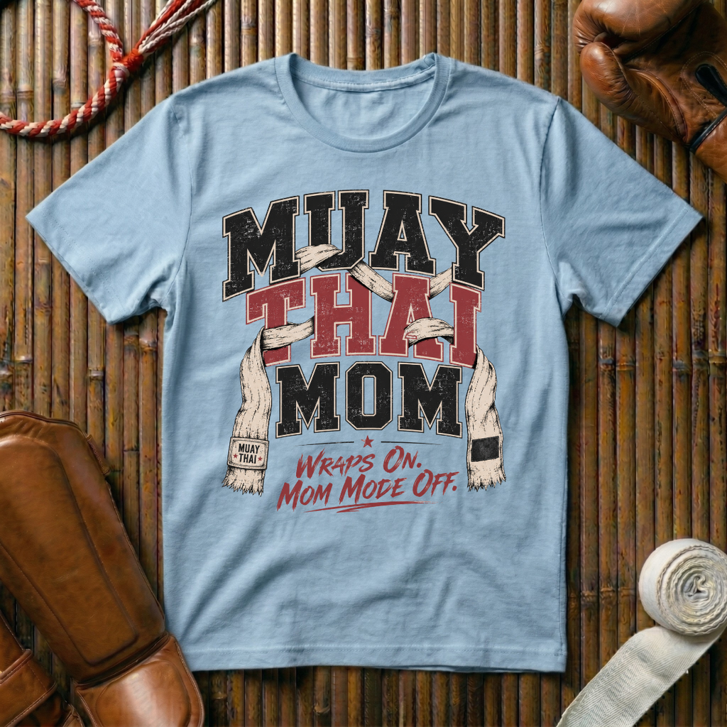 Muay Thai Mom - T‑Shirt