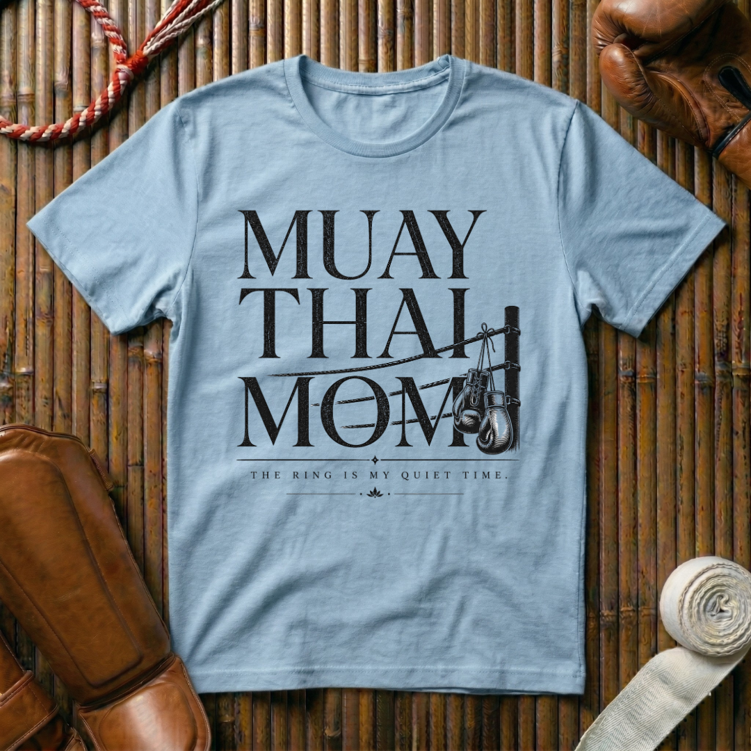 Muay Thai Mom - T‑Shirt