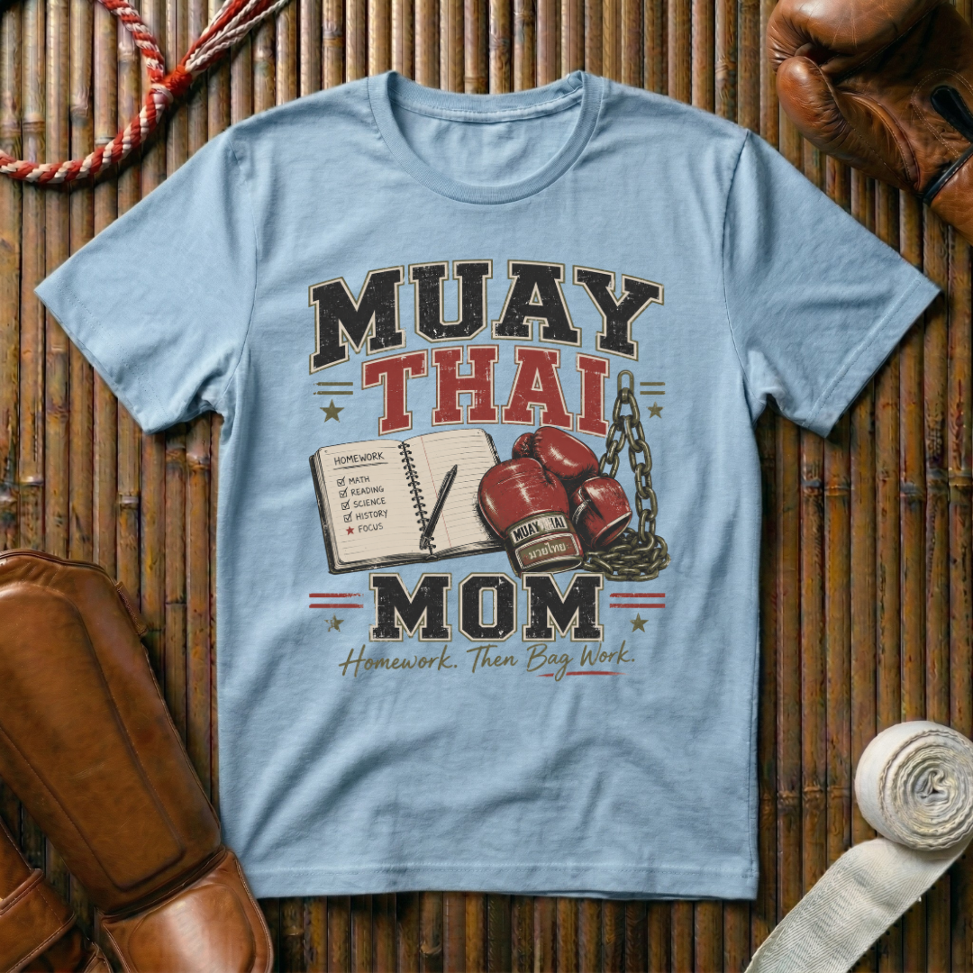Muay Thai Mom - T‑Shirt