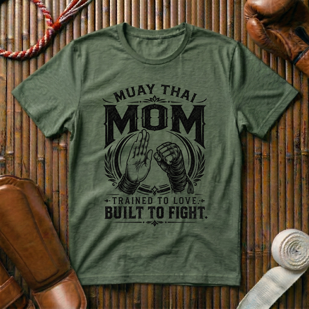Muay Thai Mom - T‑Shirt