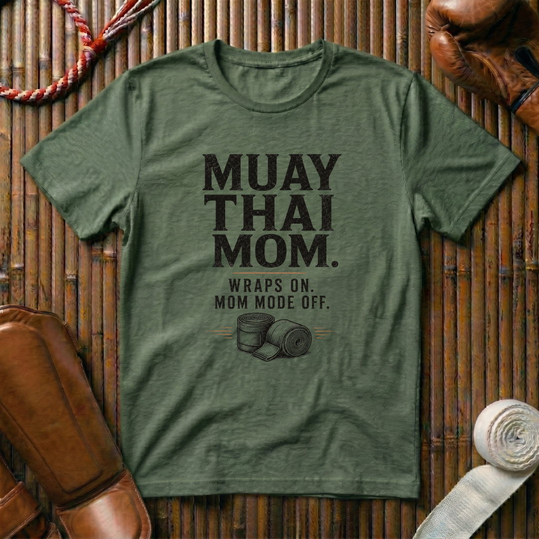 Muay Thai Mom - T‑Shirt