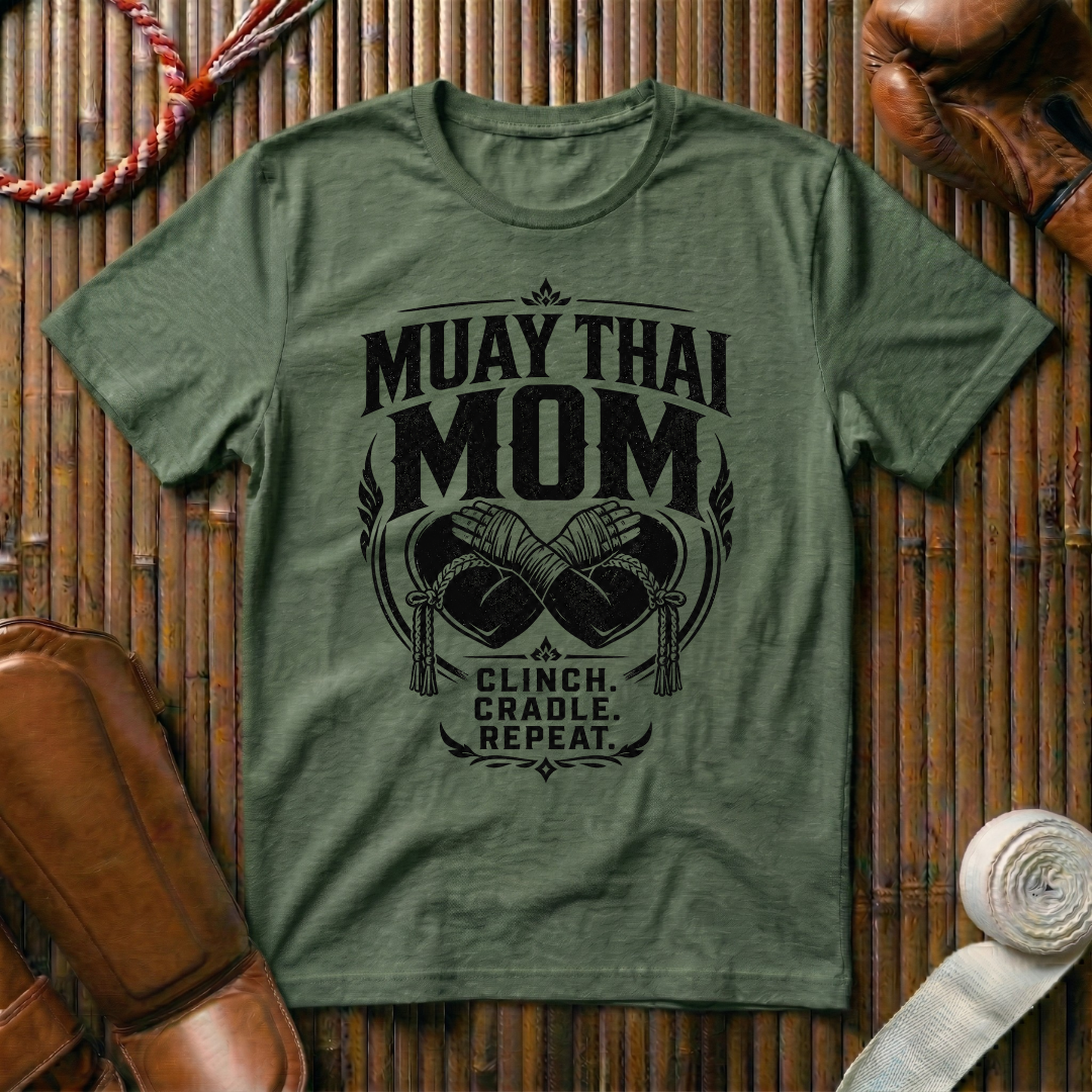 Muay Thai Mom - T‑Shirt