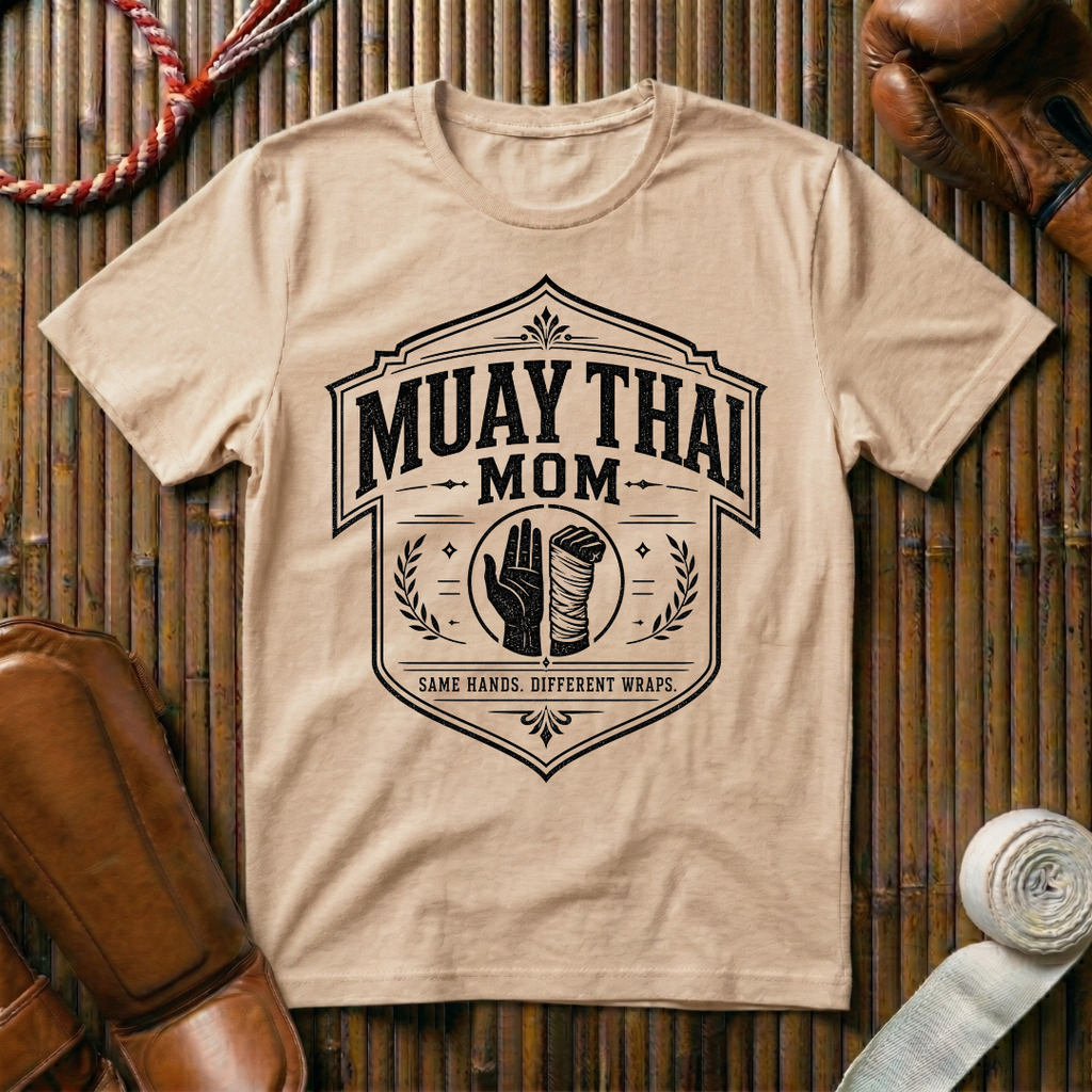 Muay Thai Mom - T‑Shirt