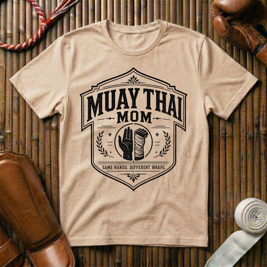 Muay Thai Mom - T‑Shirt