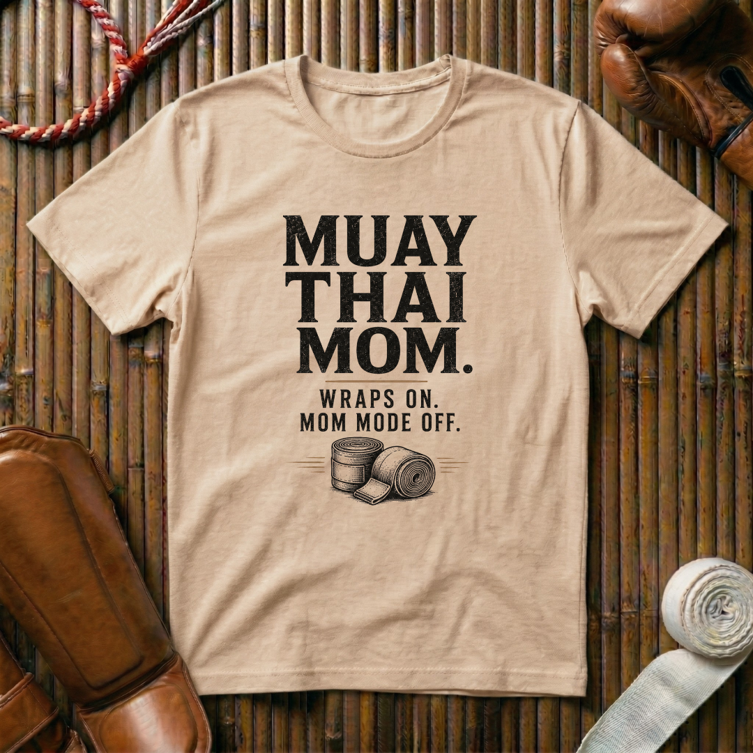 Muay Thai Mom - T‑Shirt