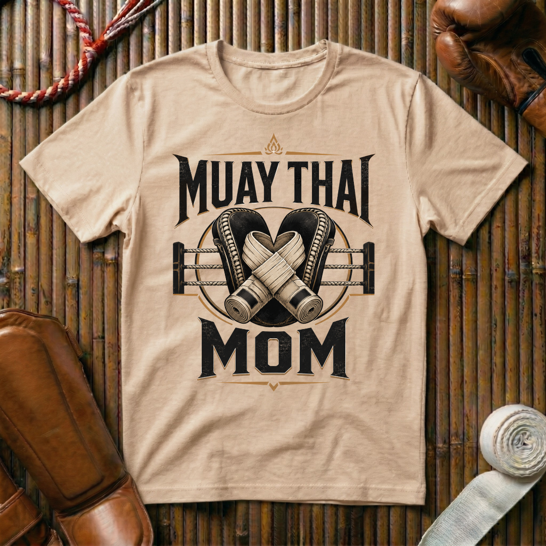 Muay Thai Mom - T‑Shirt