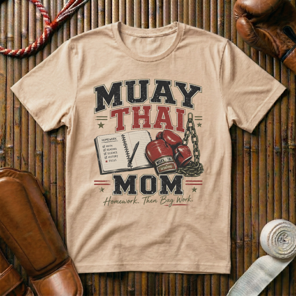 Muay Thai Mom - T‑Shirt