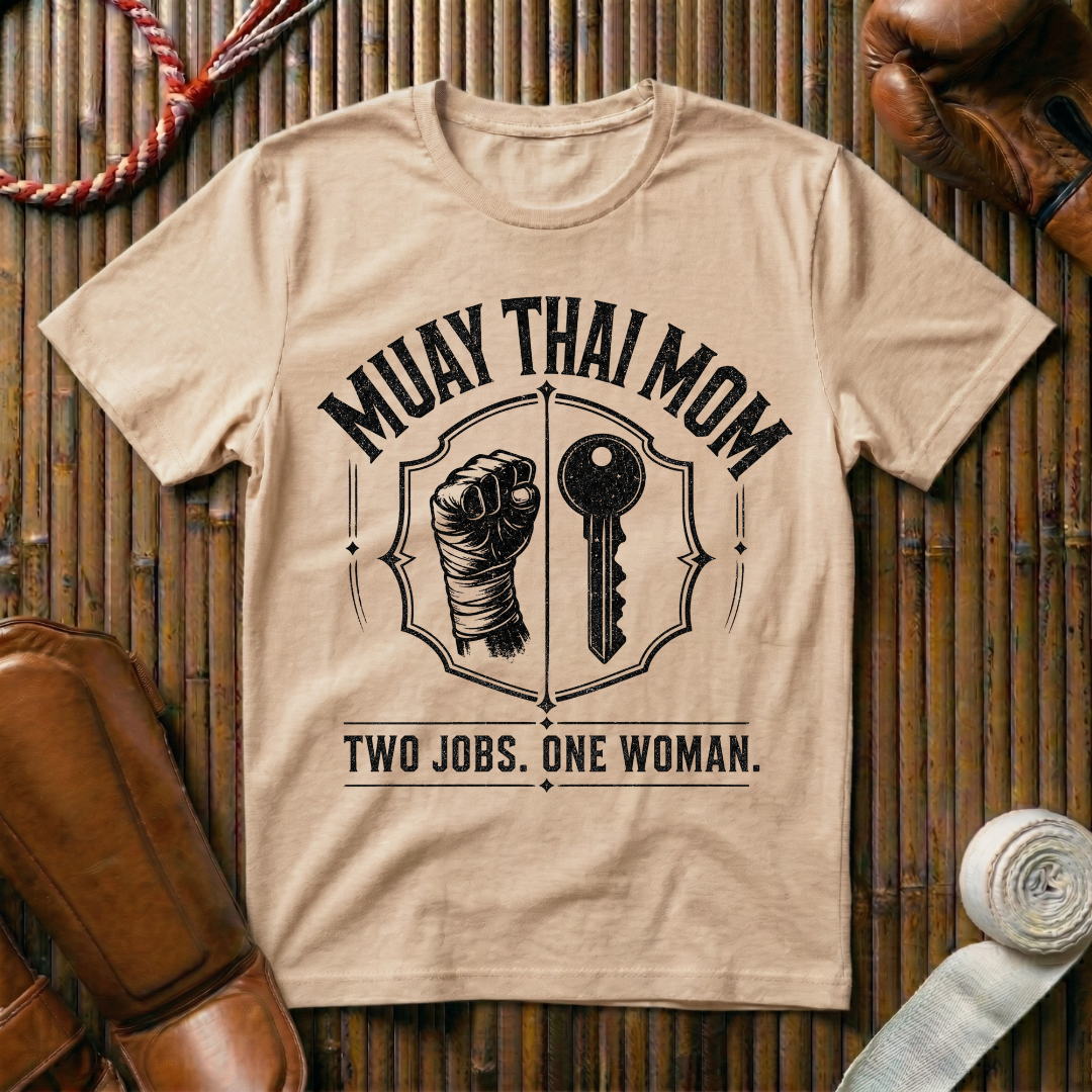 Muay Thai Mom - T‑Shirt