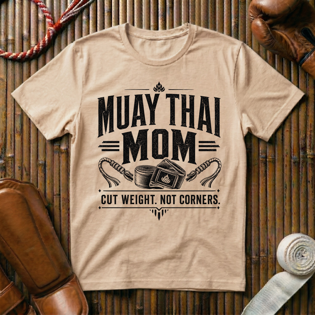Muay Thai Mom - T‑Shirt