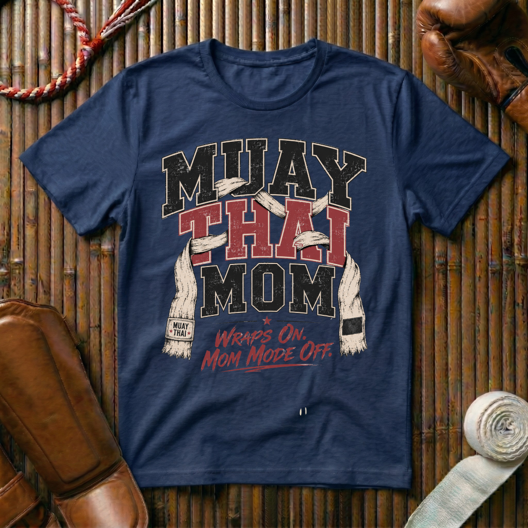 Muay Thai Mom - T‑Shirt