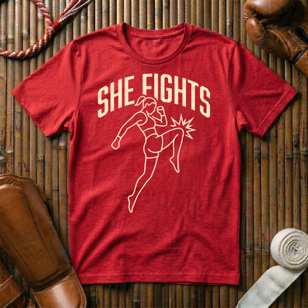 She Fights - T-Shirt