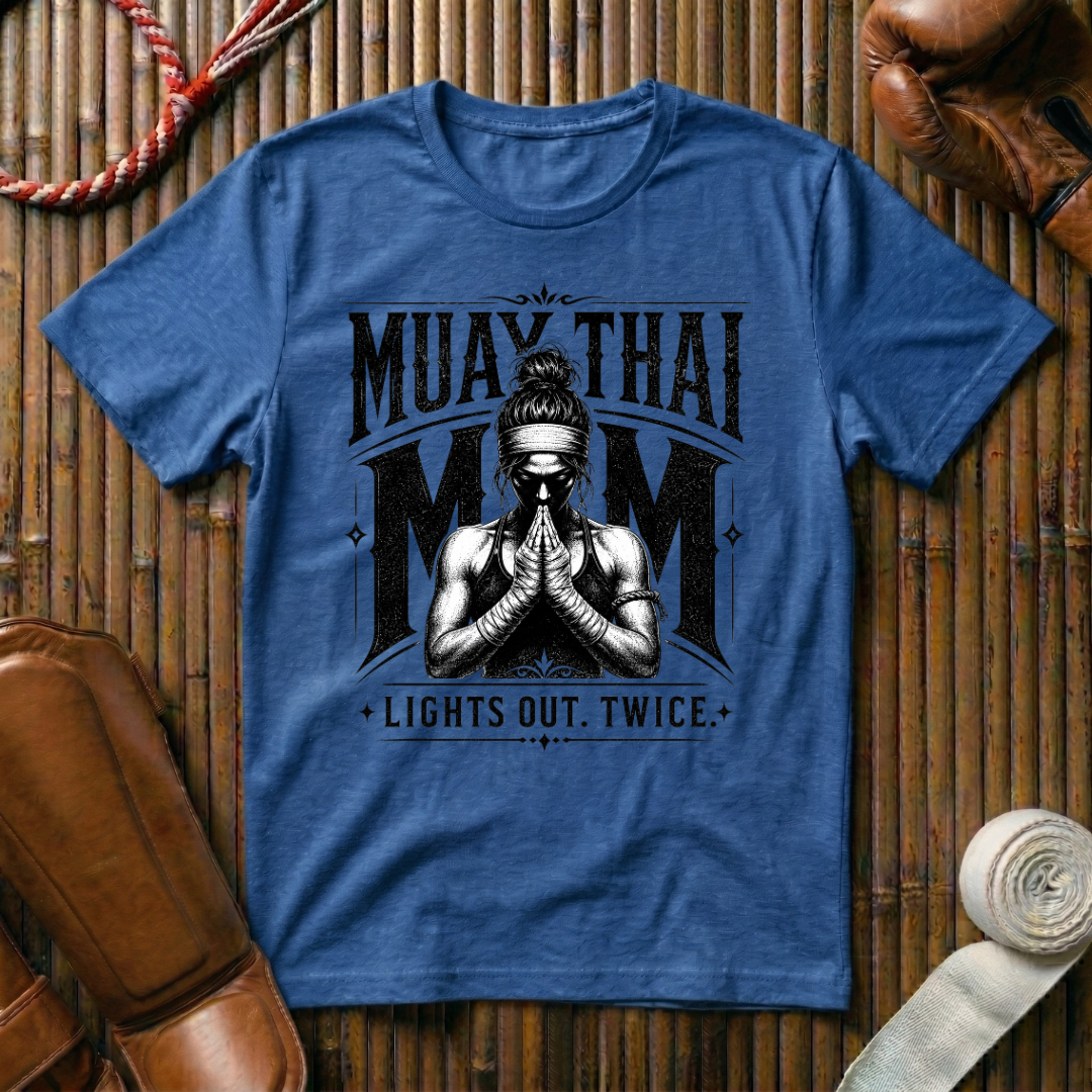 Muay Thai Mom - T‑Shirt