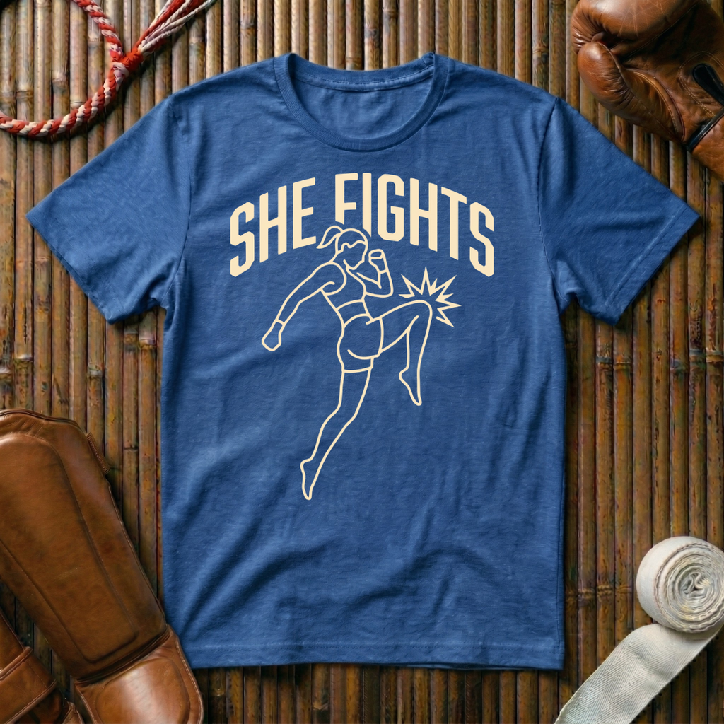 She Fights - T-Shirt
