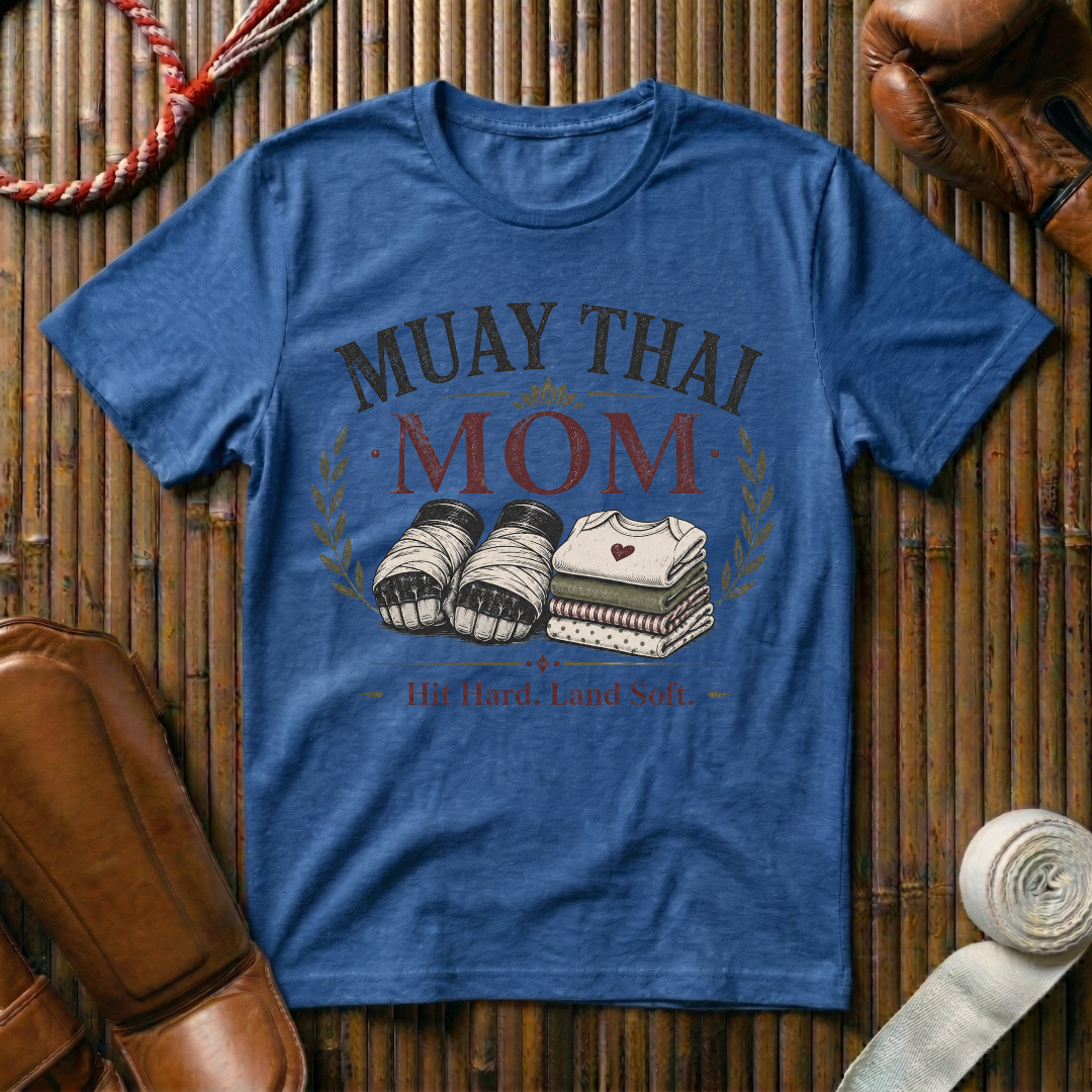 Muay Thai Mom - T‑Shirt