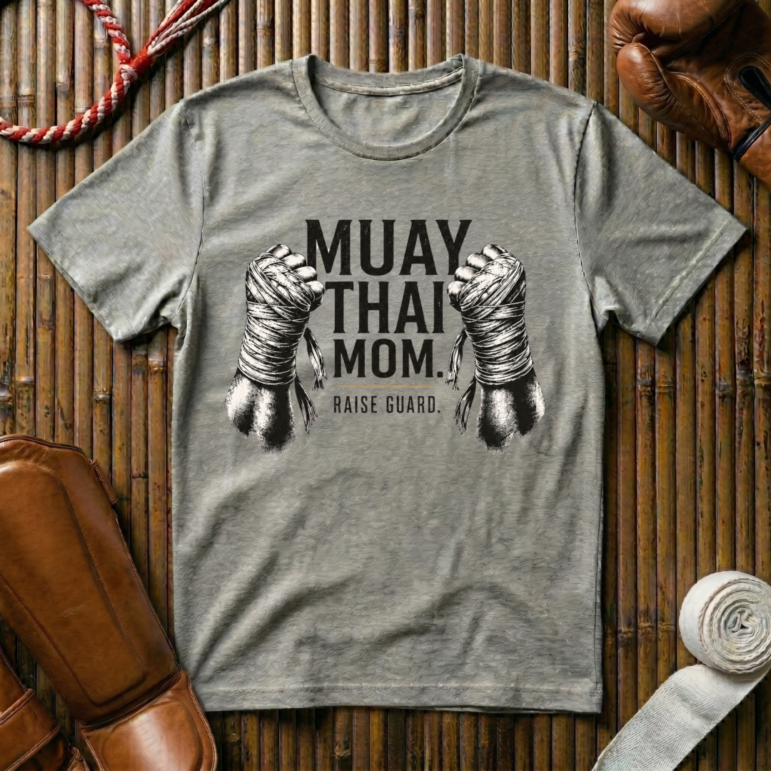 Muay Thai Mom - T‑Shirt