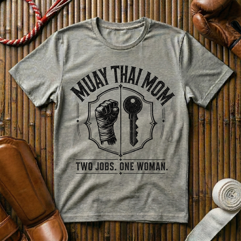Muay Thai Mom - T‑Shirt