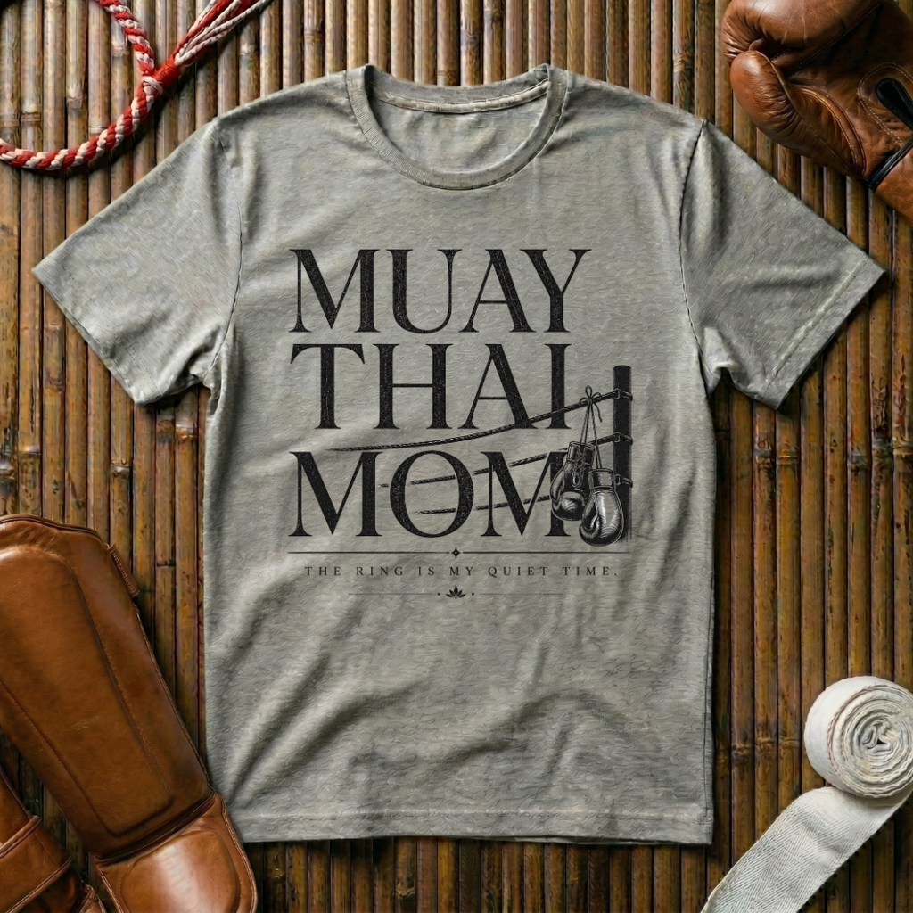 Muay Thai Mom - T‑Shirt