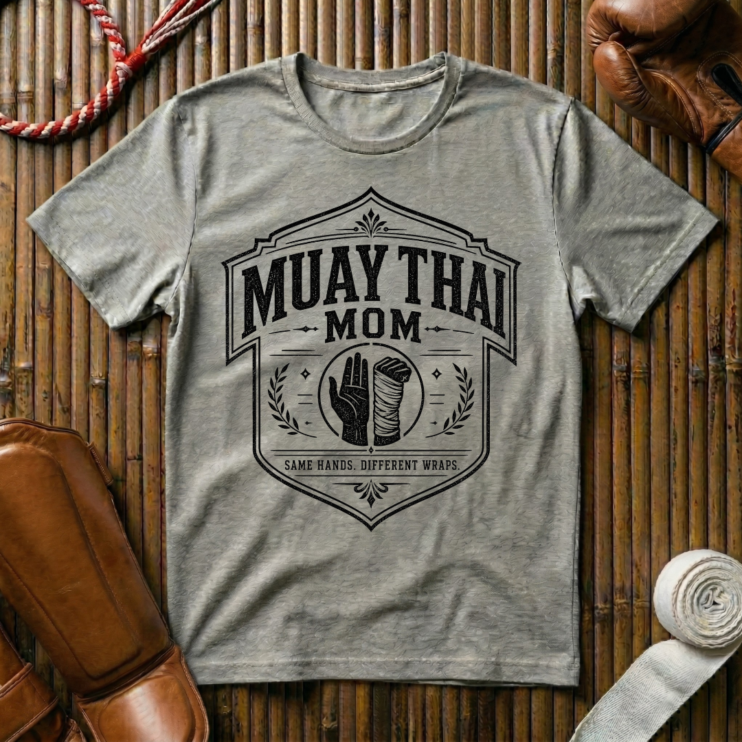 Muay Thai Mom - T‑Shirt