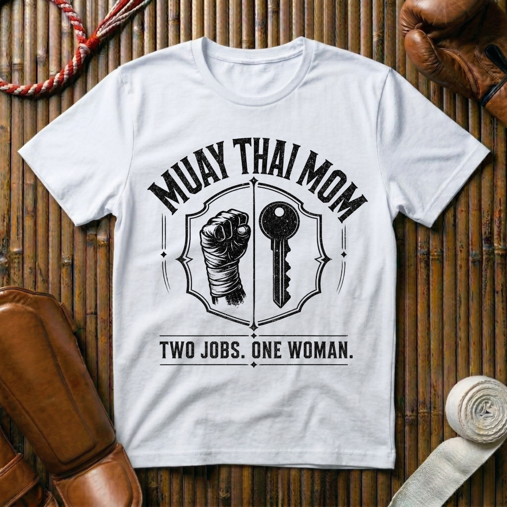Muay Thai Mom - T‑Shirt